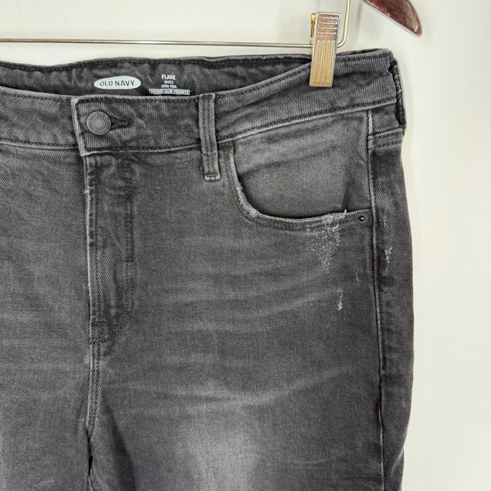Old Navy High-Waisted Flare Ankle Jeans Size 12 Black Raw Hem - Picture 4 of 7